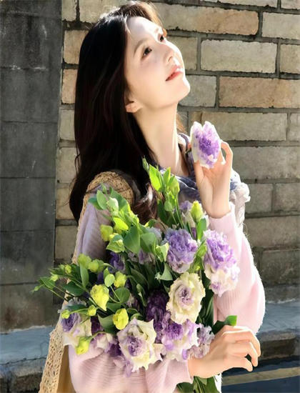 表演艺术解析：《美食美客》的角色选择的恰当性与艺术效果 理解表演与导演的配合